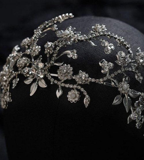 Erica Koesler A-5679 - A band of rhinestone flowers & chain display picture 2