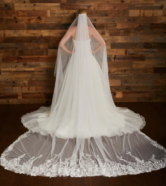 Shop with confidence: Our wedding accessories and veils