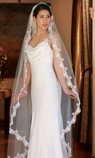 CLEARANCE Cathedral wedding bridal veil diamond white pencil line finished  edge CLEARANCE