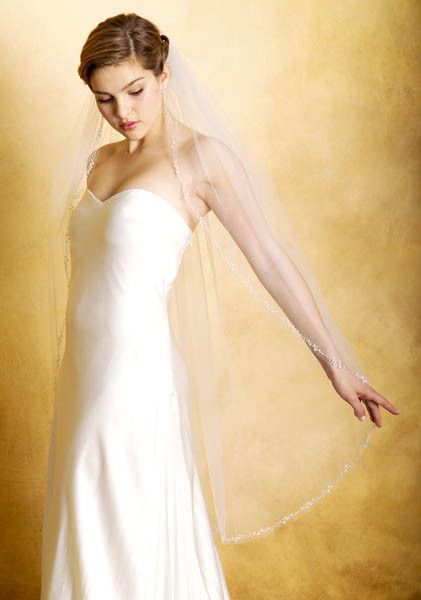 Erica Koesler Wedding Veil 715-45- Cut Edge Beaded Veil display picture 2