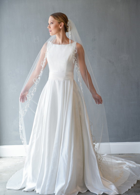 Erica Koesler Bridal Veil with Crystal & Pearl Trim 35” Erica Koesler Wedding Veil 907-35 - (35 main image 4