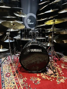 Yamaha Rydeen 5 Piece Drum Kit (22", 10", 12", 16" + 14" Snare) in Black Glitter w/Hardware, Cymbals + Throne