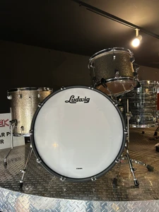 Ludwig Neusonic 3-Piece Drum Kit 22" FAB Shell Pack - Titanium Super Sparkle