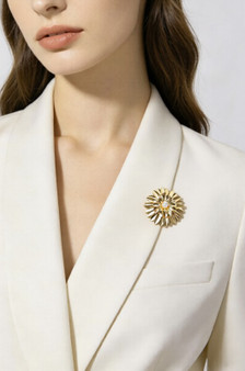 Shiny Round Flower Brooch Pin With Pearl