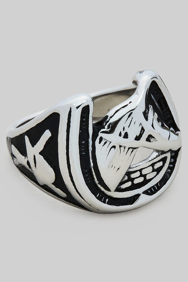 Bold Horse And Horse Shoe Ring