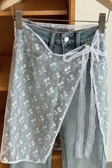 Lacy Flower Pattern Hip Wrap Accessory