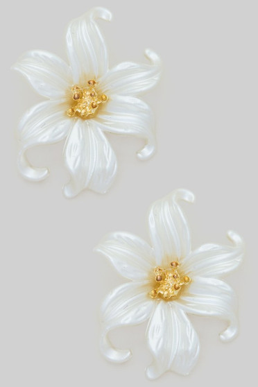 Pearly Flower Post Earrings