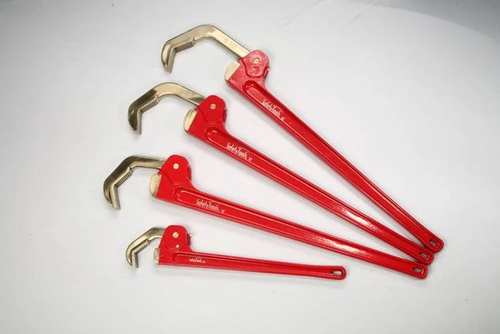 3.5" Belly Cap Wrench, 36" Handle, Aluminum Jaws