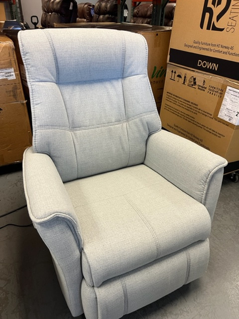 H2 Melody Lift Chair w/ Adjustable Head and Lumbar + Heat