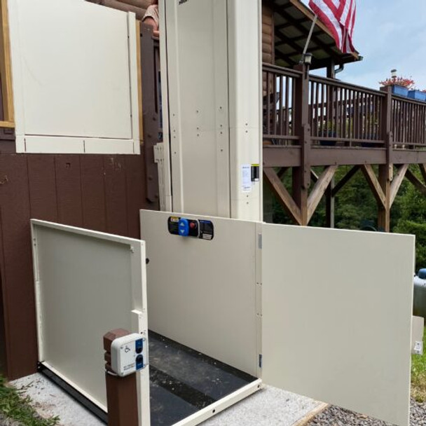 Harmar Highlander II Vertical Platform Lift