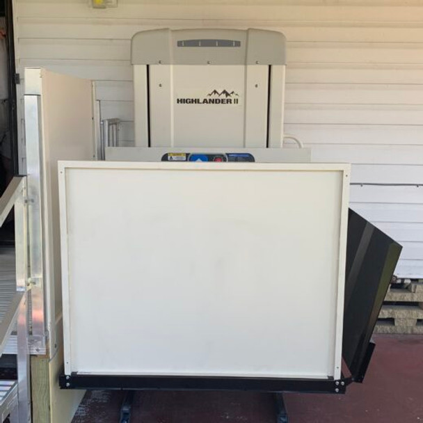 Harmar Highlander II Vertical Platform Lift