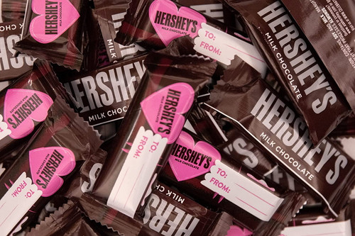 Hershey's Milk Chocolate Candy Bar With Hearts 70 Bars - Personal Gifting To: From: Exchange Milk Chocolate Snack Size