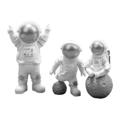 Toorise 3pcs Astronaut Figurines Cake Topper Outer Space Spaceman Action Figure Statue Desktop Astronaut Ornaments Tabletop Spaceman Figure Toy For Kids Party Gift Cake Decoration
