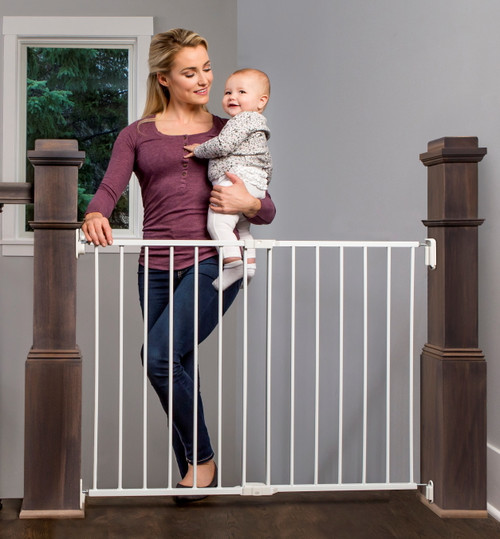 Regalo Extra Wide 2-in-1 Stairway And Hallway Baby Safety Gate With Mounting Kit, Age Group 6 To 24 Months