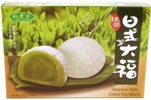 Ninechef Bundle - Japanese Style Green Tea Mochi - 210 G / 7.41 Oz + 1 Ninechef Brand Long Handle Spoon