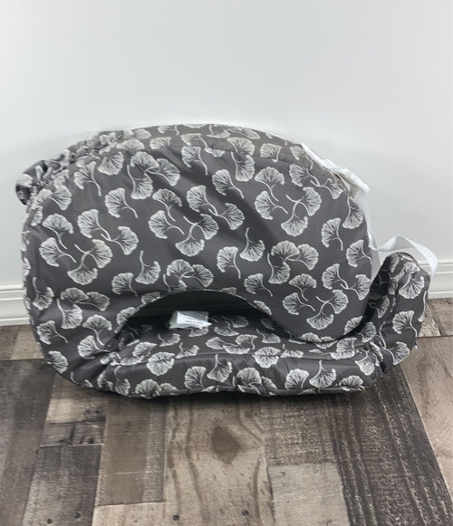 Open Box My Brest Friend Nursing Pillow, Flowing Fans Gray/white