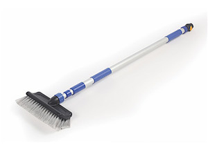 Camco - Flow Through Wash Brush W/push Button Handle - 41960