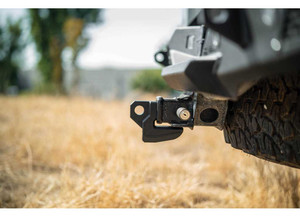 DV8 Offroad - Xtract Hitch Skid Plate  Black - UNHS-01BL