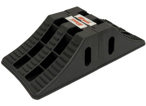 Extreme Max - Heavyduty Interlocking Wheel Chock For Tandem Axle Trailers And Rvs 9.2in X 8.2in X 4.7in Pair - 5800.5852