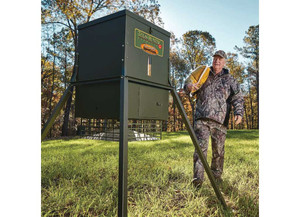 Texas Hunter - 300 Lb Wildlife Trophy Feeder With 4ft Extension Legs - TF300L4
