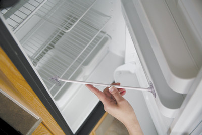 Camco - Refr Door Stay Wht - 45641