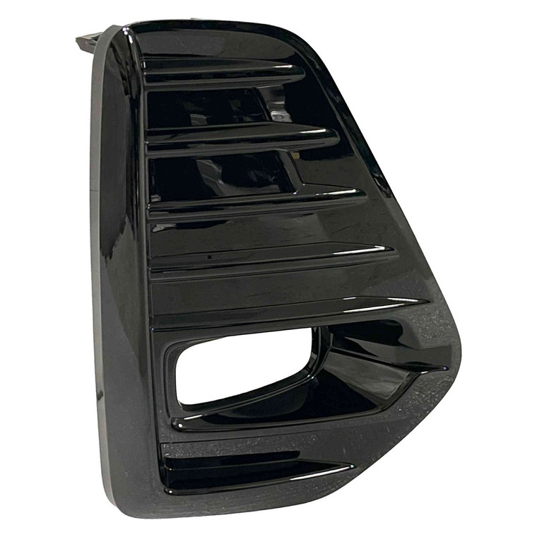 Sherman Parts - Rt Front Bumper Insert Fog Lamp Bezel; W/fog Lamps Nissan Kicks 2121 - NIKICK20-95-2