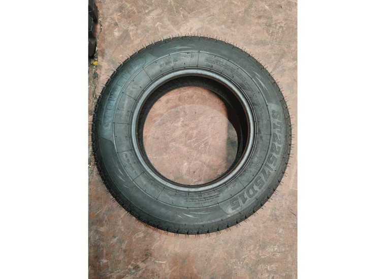 Tow-Rite - Bias Tire St225/75d15 Load Rating : D 8ply Rated  2540 Lbs - RDG3737