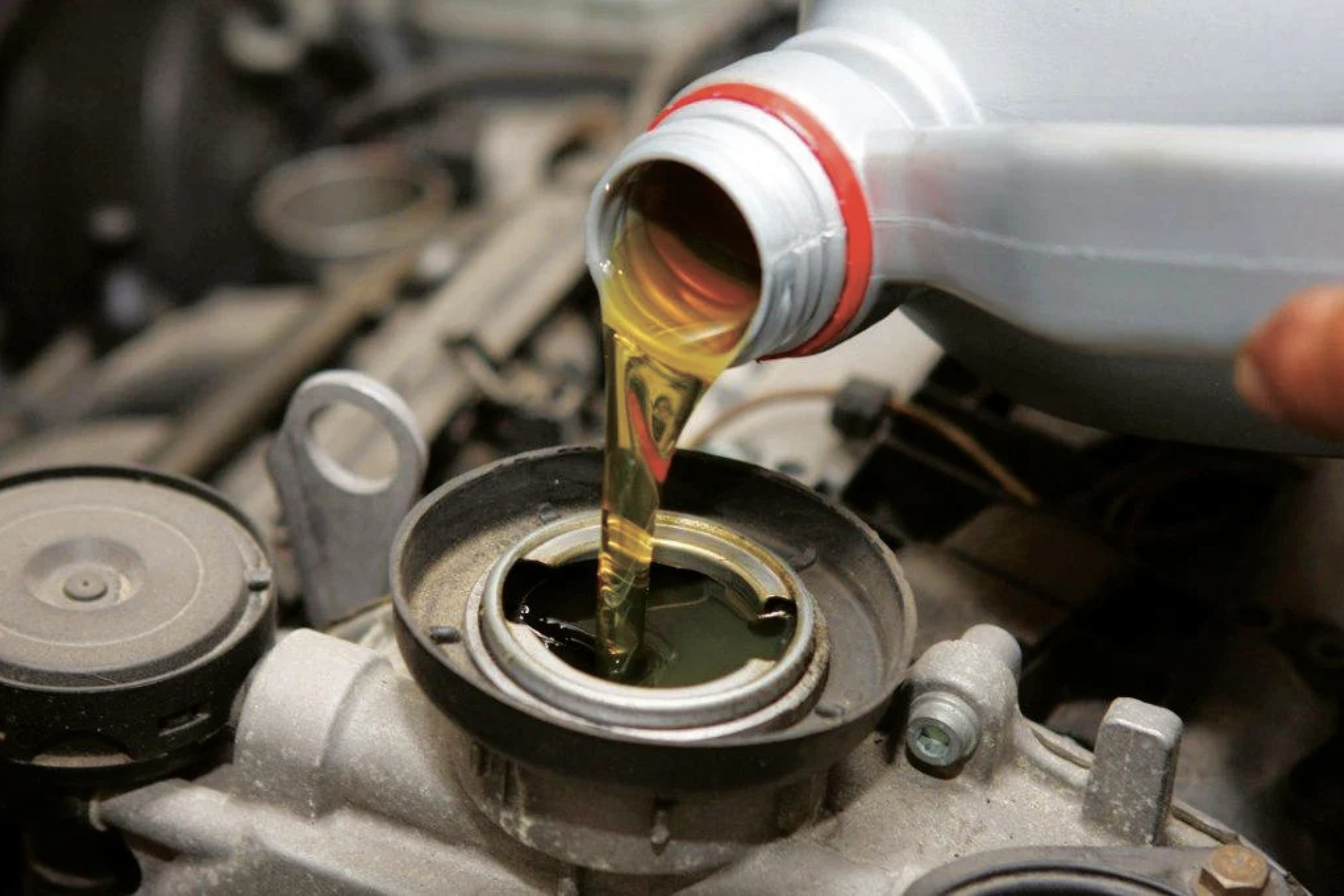 Filling engine with oil