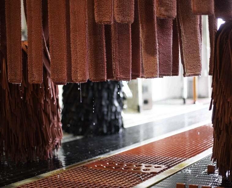 Vehicle Wash cloth of automatic car wash dripping water