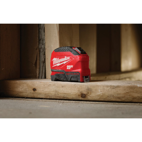 25' AUTO-LOCK TAPE MEASURE  MILWAUKEE