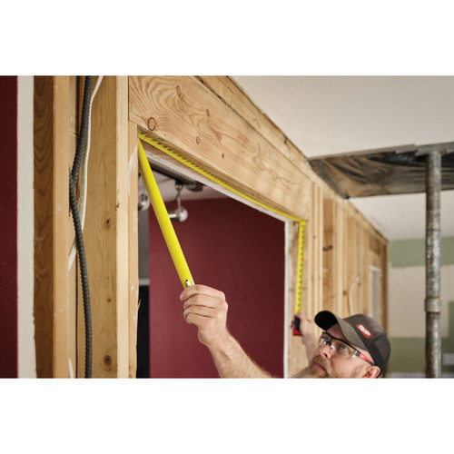25' AUTO-LOCK TAPE MEASURE  MILWAUKEE