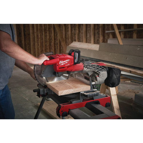 M18 FUEL 10 in MITER SAW   MILWAUKEE