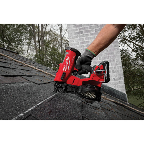 M18 FUEL COIL ROOFING NAILER KIT MILWAUKEE
