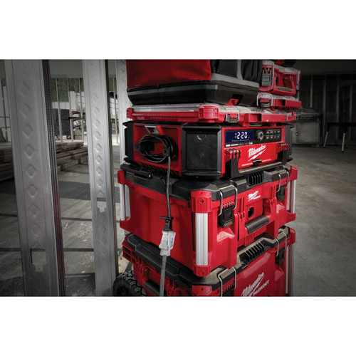 M18 PACKOUT RADIO CHARGER  2950-20  MILWAUKEE