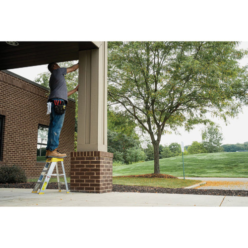 T-1A 2FT ALUM STEPLADDER 300LB 150B