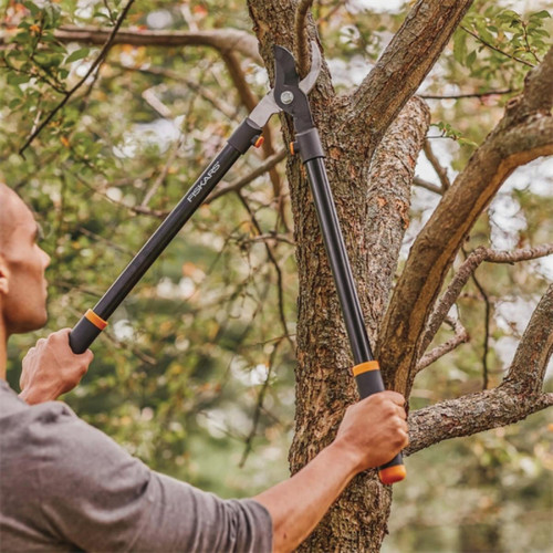 Fiskars 28 In. Bypass Lopper