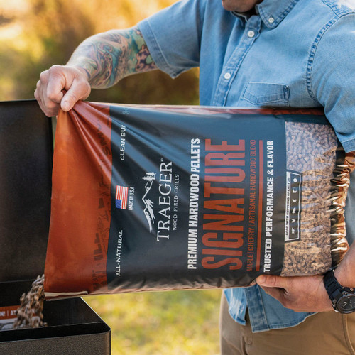 TRAEGER 20LB SIGNATURE BLEND WOOD PELLETS