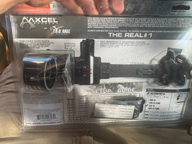 Axcel- Landslyde - Carbon Pro Slider Sight w/AccuStat II Scope - 2 Pins- .010 Fiber - Black