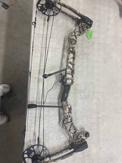 mathews atlas compound bow RH 65# 30.5DL
