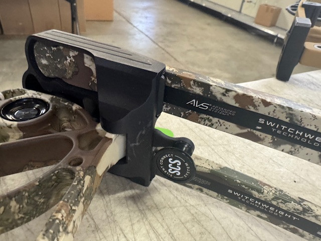 mathews atlas compound bow RH 65# 30.5DL