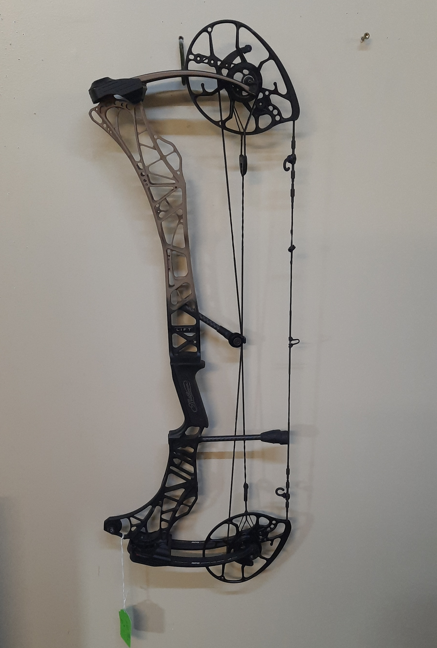 USED - Mathews Lift 29.5 - Earth Fade to Black - RH - 60# F Mod - Draw Length and Poundage can be set