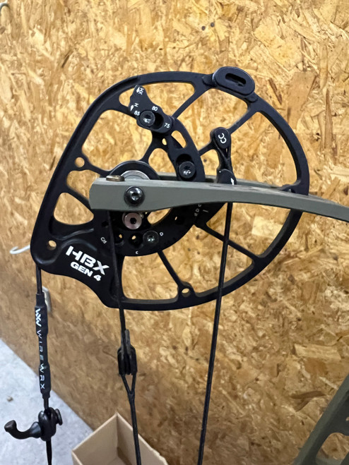 Hoyt - Alpha AX-2 29 - 70# - RH - Wilderness