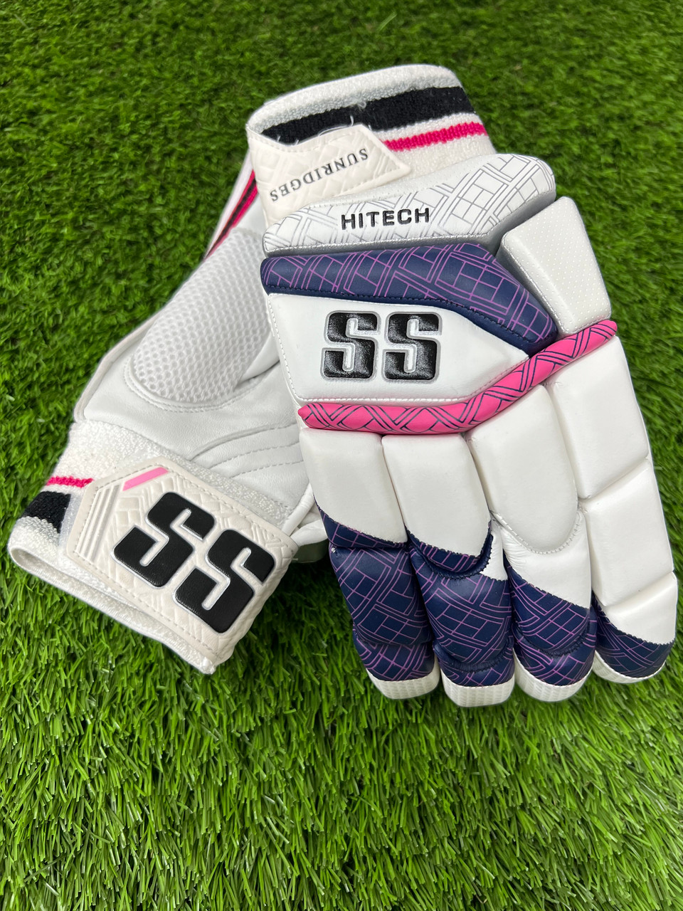 SS Hitech Cricket Batting Gloves - AA SPORTS