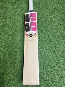 SS Players 2000 English Willow Cricket Bat'2026