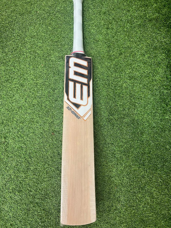 EM XT Giant Selected Willow Cricket Bat