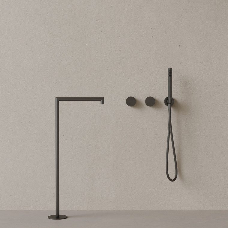 Modern Square Floor-mounted Bathtub Filler