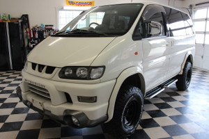 2001 Mitsubishi Delica #PD6W-1073 (SOLD)