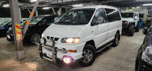 2001 Mitsubishi Delica High Roof Chamonix #PD6W-2722 - In transit to Canada 2001 Mitsubishi Delica High Roof Chamonix #PD6W-2722 - In transit to Canada