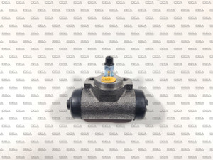 L300 Delica R/H rear brake wheel cylinder - Aftermarket part L300 Delica R/H rear brake wheel cylinder - Aftermarket part