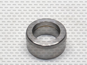 L400 Delica/Pajero rear wheel bearing retainer ring - Genuine part